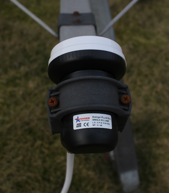 Avenger PLL321S-2 single LNBF